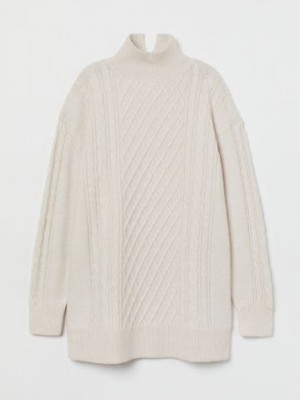 ĐẦM LEN HỞ CỔ CHỮ V ĐẰNG SAU