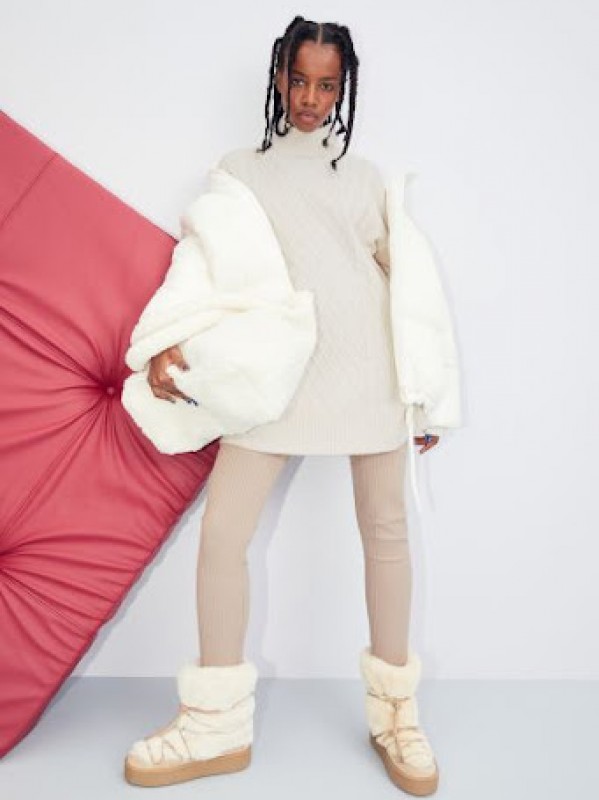 ĐẦM LEN HỞ CỔ CHỮ V ĐẰNG SAU