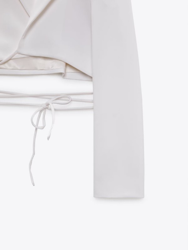 ÁO KHOÁC BLAZER DÁNG CROP CÓ DÂY BUỘC